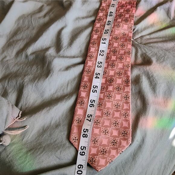 Daniel Cremieux Handmade‎ 100% Silk Neck Tie Pink 60x3.75 Made in USA - Picture 3 of 7